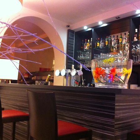 Albert Premier Hotel Bagnoles-de-l'Orne Екстериор снимка