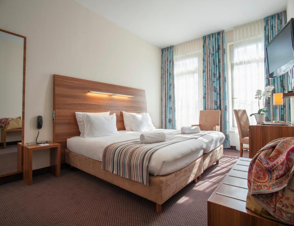 Albert Premier Hotel Bagnoles-de-l'Orne Стая снимка