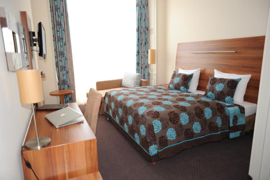 Albert Premier Hotel Bagnoles-de-l'Orne Стая снимка