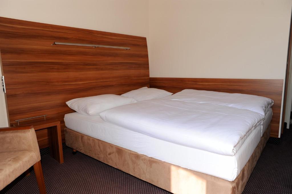 Albert Premier Hotel Bagnoles-de-l'Orne Стая снимка