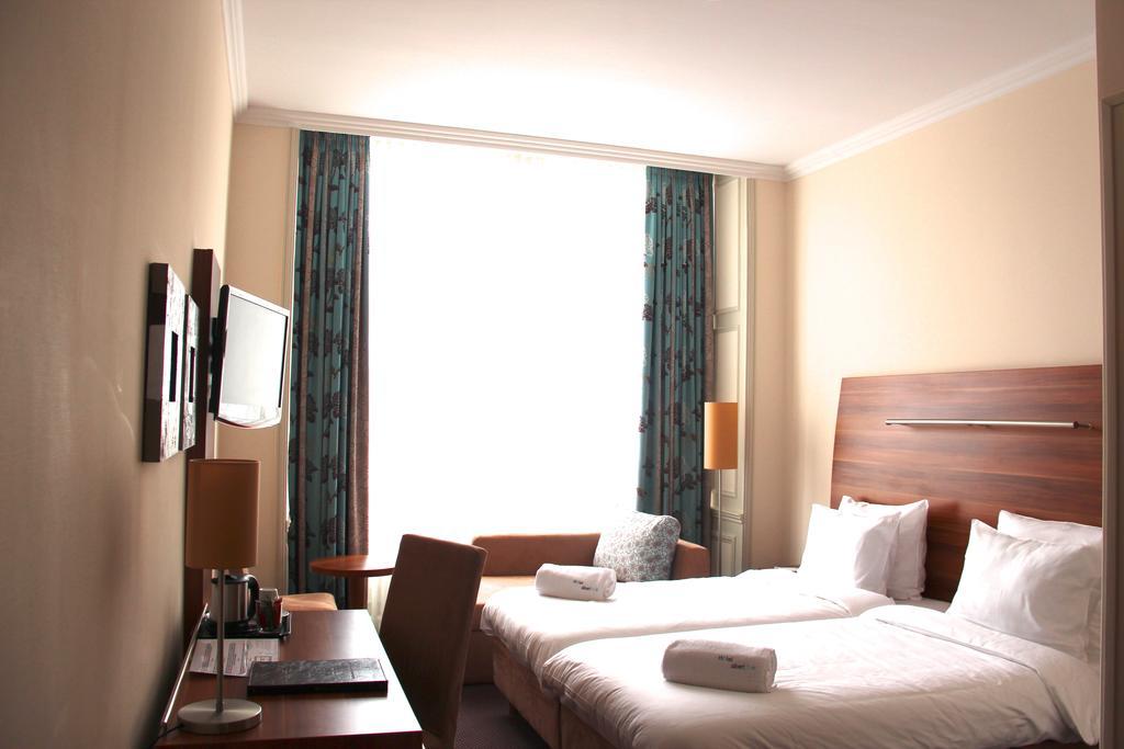 Albert Premier Hotel Bagnoles-de-l'Orne Екстериор снимка